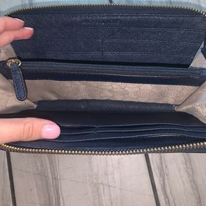 Michael Kors Bags - Michael Kors Wallet Michael Kors Bags - Michael Kors Wallet